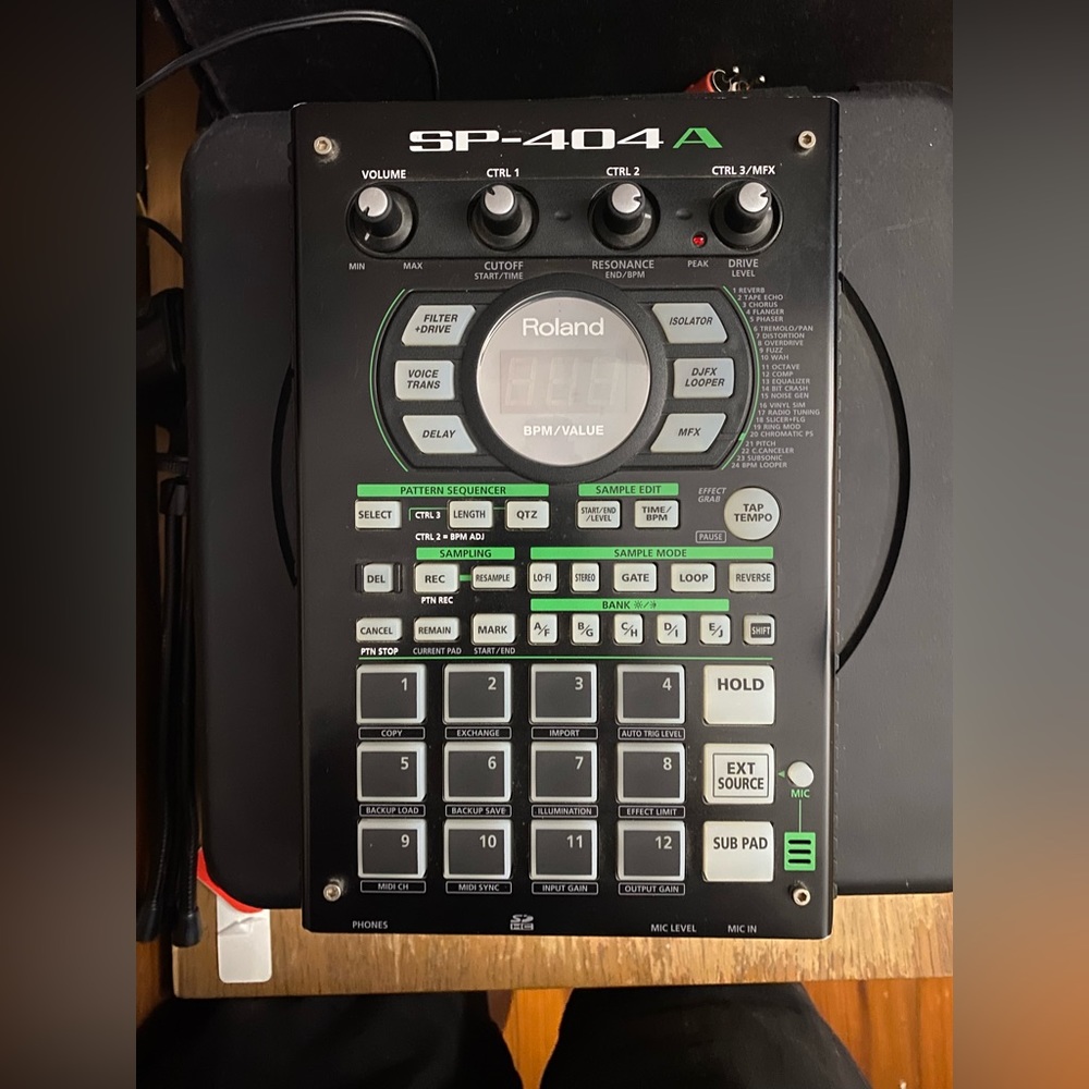 Roland SP-404A